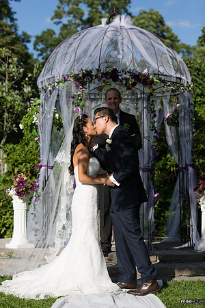 First Kiss at the Gardens at Elm Bank